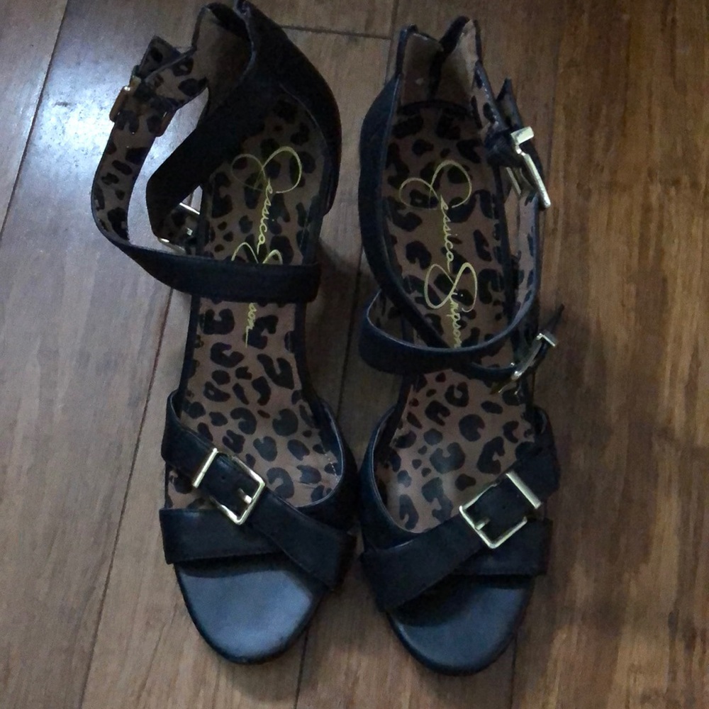 Gently Worn Black Sandals